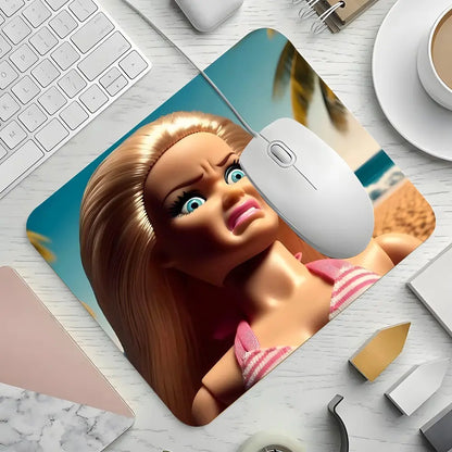 Square Retro Beach Doll Gaming Mouse Pad, Angry Character Design, Desktop Decorative Protective Pad, Rubber Anti-Slip Lockedge Pad, Desk Accessories, Gaming Desk Accessory, Small Size Suitable for Laptop, Desktop Games, Office Supplies