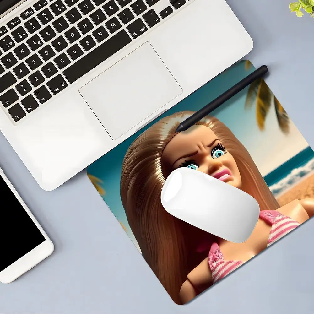 Square Retro Beach Doll Gaming Mouse Pad, Angry Character Design, Desktop Decorative Protective Pad, Rubber Anti-Slip Lockedge Pad, Desk Accessories, Gaming Desk Accessory, Small Size Suitable for Laptop, Desktop Games, Office Supplies