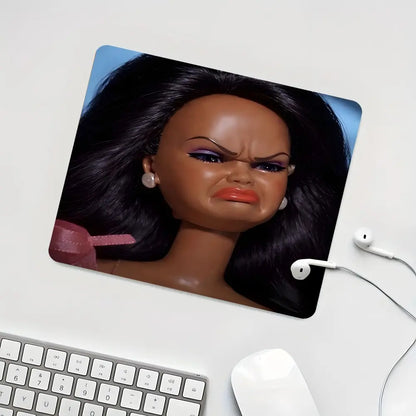 Square Doll Gaming Mouse Pad, Retro Toy Design, Rubber Anti-Slip Lockedge Work Pad, Small Size Suitable for Laptop, Desktop Computer Games, Mousepad